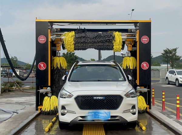 諸暨奧特萊斯引進(jìn)車客林全自動洗車機(jī)一臺